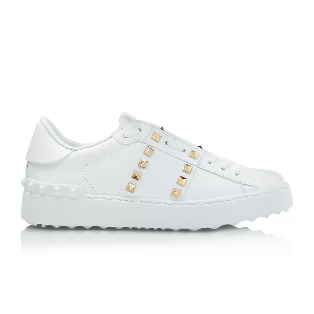 NEW Valentino Garavani
Women's Rockstud Untitled Low Top Sneakers AUTHENTIC
